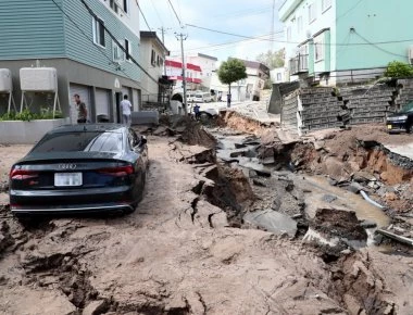 Η στιγμή του μπλακ άουτ από την δόνηση των 6,7 Ρίχτερ στην Ιαπωνία (βίντεο)